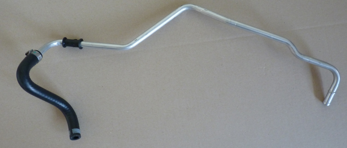 Servoleitung am Lenkgetriebe AR156 (97-05) vom Lenkgetriebe zur Kühlschnecke 1.Teilstück